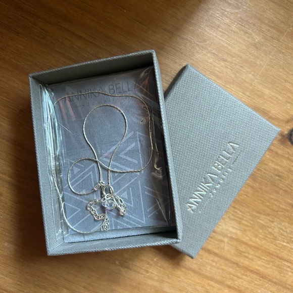 💎🆕NIB Dainty Sterling Silver Necklace w/Swarovski Drop Bead - Picture 5 of 5